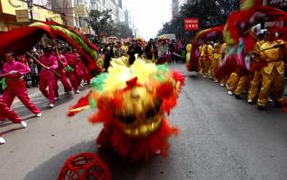 Zhangjiajie is decorated for Lantern Festival 