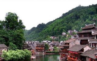 Contributed 11 million yuan to Fenghuang Ancient Town (phoenix) 