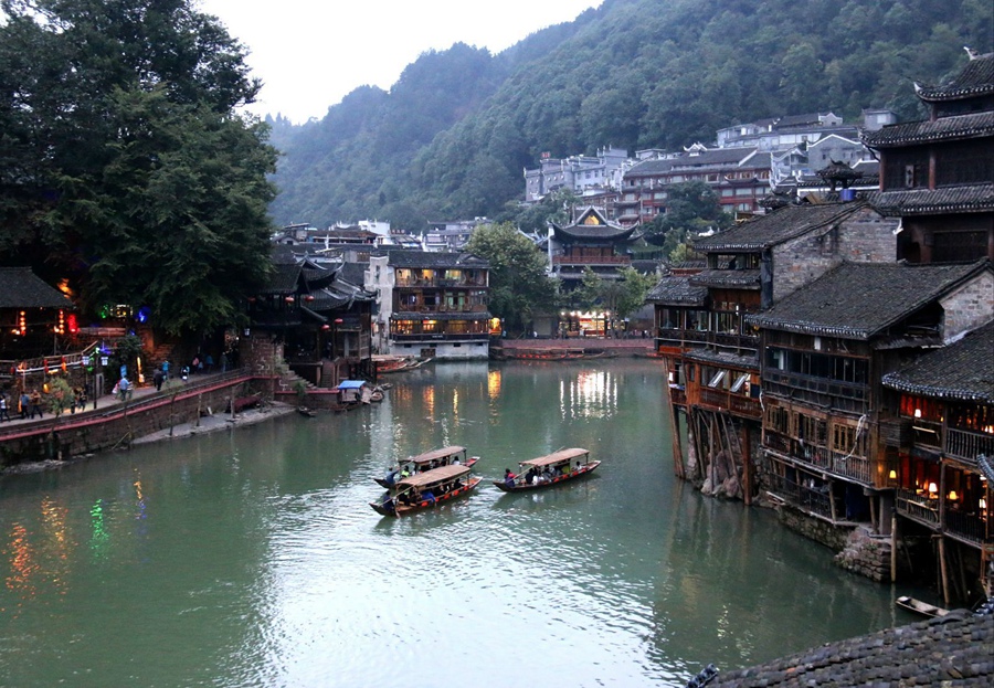 fenghuang town2